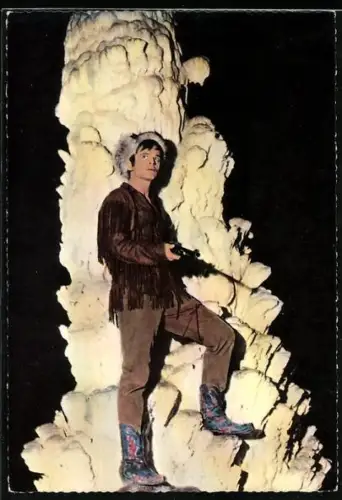 AK Klaus Kinski in dem Karl May-Film Winnetou II. Teil, Mit Hilfe des Bandenmitgliedes Luke...