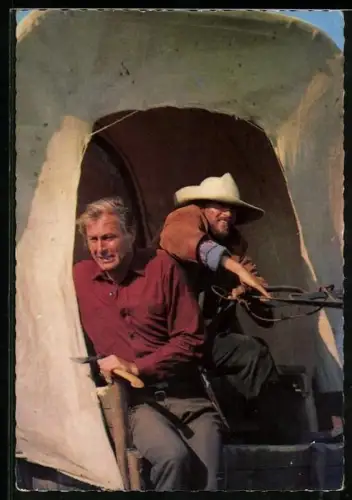 AK Film Winnetou - I. Teil, Old Shatterhand verteidigt einen Treck gegen die Angriffe der Indianer