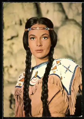 AK Karin Dor in dem Karl May-Film Winnetou, II. Teil, Der Friede ist gerettet...