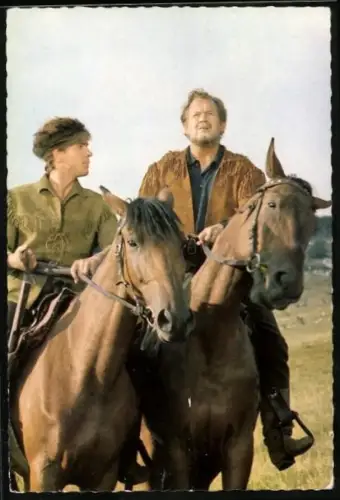 AK Götz George und Walter Barnes in dem Karl May-Film Unter Geiern, Drei Jäger reiten zur Farm zurück