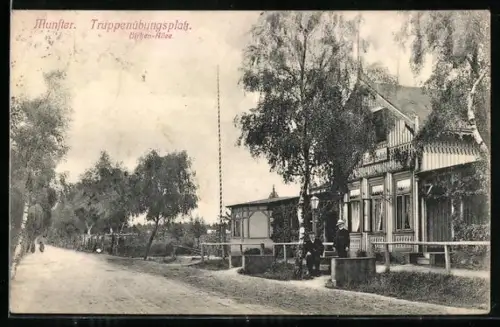 AK Munster, Truppenübungsplatz, Birken-Allee mit zwei Herren
