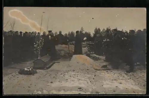 Foto-AK Soltau, Kriegsgefangenenlager, Begräbnis eines Verstorbenen