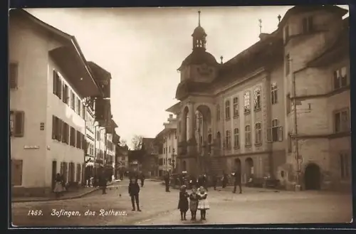 AK Zofingen, Passanten am Rathaus