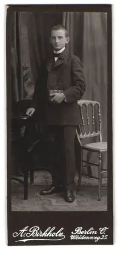 Fotografie A. Birkholz, Berlin, Weidenweg 35, Porträt eines jungen Mannes
