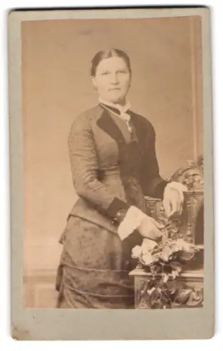 Fotografie Hermann Ramm, Magdeburg, Neustädterstrasse 45, Porträt einer Dame