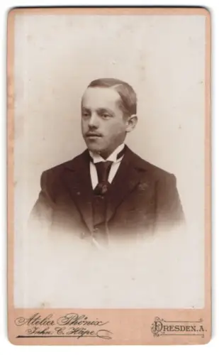 Fotografie Atelier Phönix, Dresden, Pillnitzer Strasse 64, Porträt eines jungen Mannes