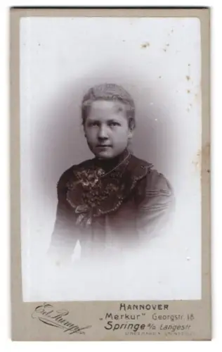 Fotografie Ed. Rumpf, Hannover, Georgstrasse 18, Porträt einer jungen Frau