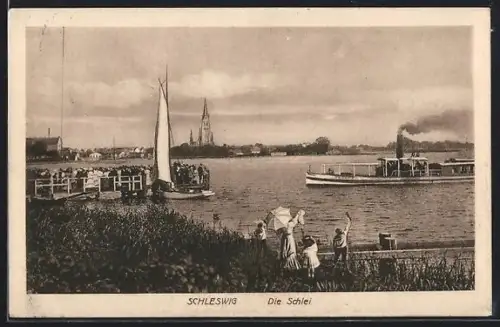 AK Schleswig, Schlei mit Dampfer, Im Hintergrund Kirche