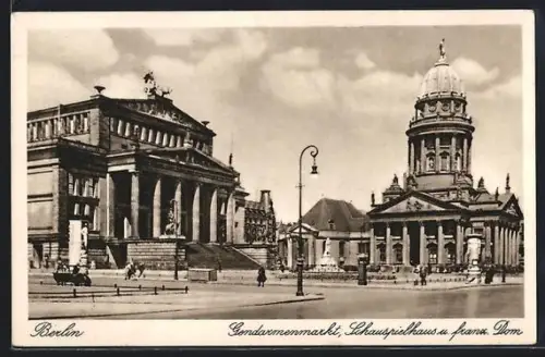 AK Berlin, Schauspielhaus mit französischen Dom am Gendarmenmarkt