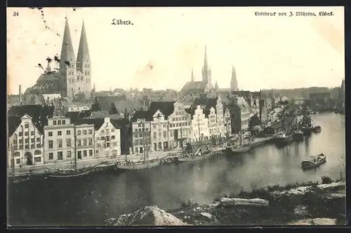 AK Lübeck, Altstadtpanorama mit St. Marienkirche und Trave