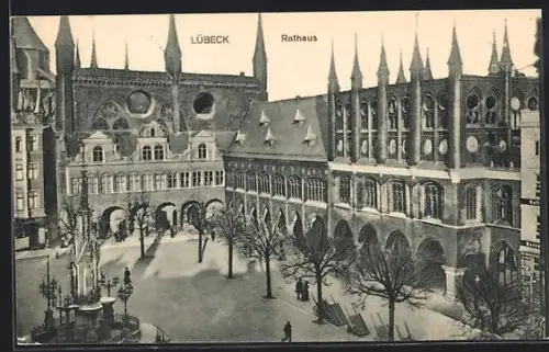 AK Lübeck, Rathaus, Marktplatz, Brunnen
