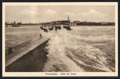AK Warnemünde, Mole bei Sturm