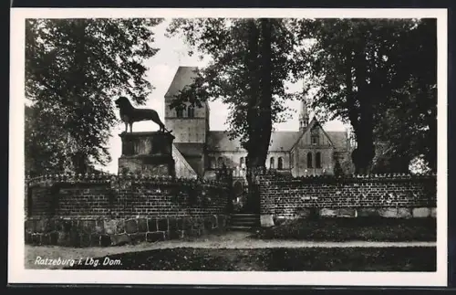 AK Ratzeburg i. Lbg., Dom mit Löwenstatue