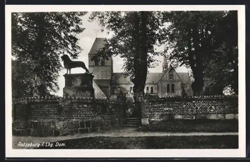 AK Ratzeburg i. Lbg., Dom mit Löwenstatue