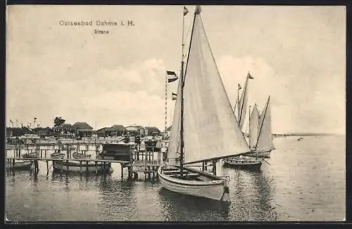 AK Dahme i. H., Ostseebad, Strand mit Segelbooten