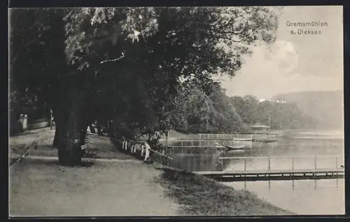 AK Gremsmühlen a. Dieksee, Uferpromenade mit Steg
