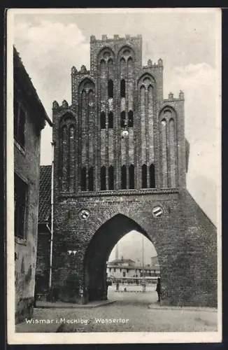 AK Wismar /Mecklburg, Blick zum Wassertor