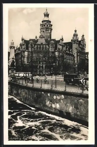 AK Leipzig, Neues Rathaus mit Brücke u. Strassenbahn