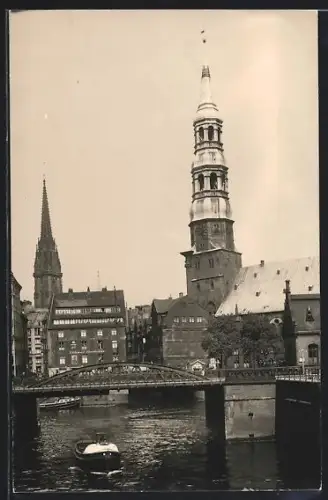 Foto-AK Hamburg-St.Georg, Turm-Panorama mit Kaffee-Pension Lübzer Bierhaus und Brücke, 1945
