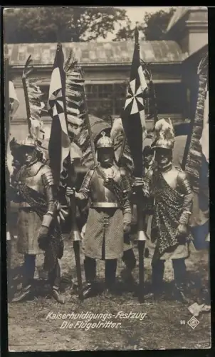 AK Flügelritter beim Kaiserhuldigungs-Festzug in Rüstung mit Fahne