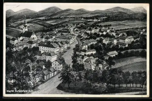 AK Markt Euratsfeld /N.D., Panorama mit Kirche und Marktstrasse