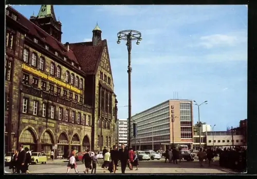 AK Karl-Marx-Stadt, Markt mit Rathaus, Ortsansicht mit Trabant