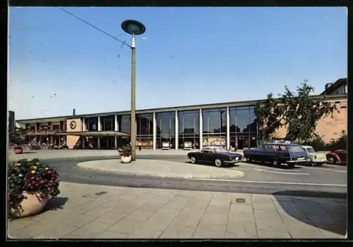 AK Heilbronn /Neckar, Hauptbahnhof mit Autos