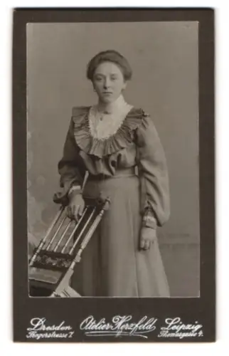 Fotografie Atelier Herzfeld, Dresden, Pragerstrasse 7, Porträt einer jungen Dame