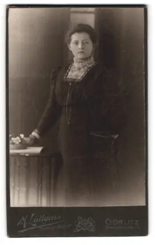 Fotografie M. Lüttgens, Görlitz, Steinstrasse 14, Porträt einer Frau