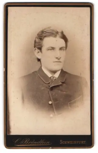 Fotografie C. Brändlein, Schweinfurt, Portrait eines jungen Mannes