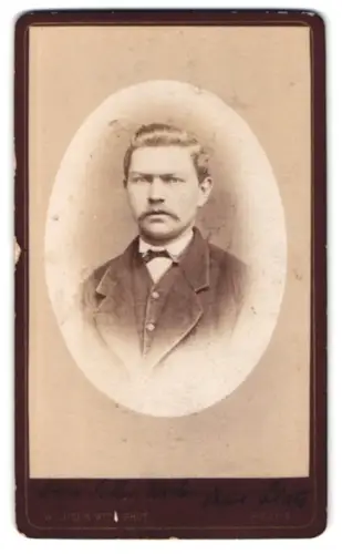 Fotografie Wilhelm Witt, Peine, Gröpern 413, Porträt eines Mannes