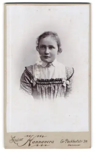 Fotografie Atelier Hannovera, Hannover, Gr. Packhofstr. 34, Porträt eines jungen Mädchens