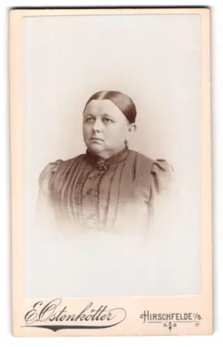 Fotografie E. Ostenkötter, Hirschfelde, Porträt einer Frau