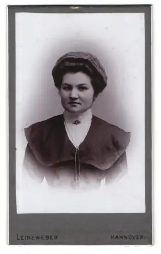 Fotografie Georg Leineweber, Hannover, Georgstrasse 30, Porträt einer jungen Dame