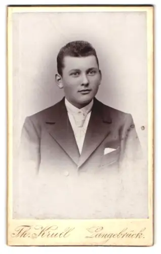 Fotografie Th. Krull, Langebrück, Porträt eines jungen Mannes