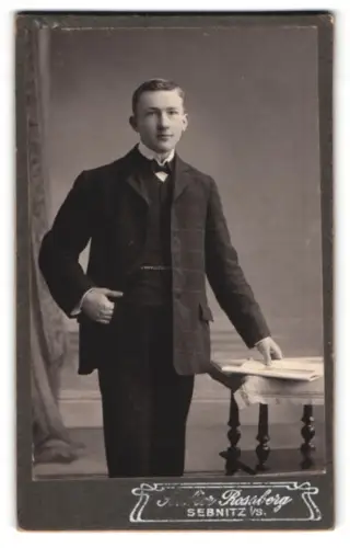 Fotografie Atelier Rossberg, Sebnitz, Portrait eines jungen Mannes