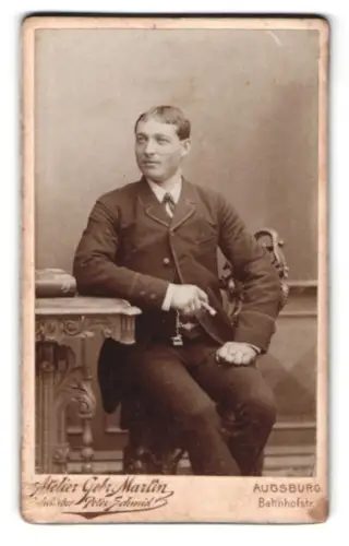 Fotografie Atelier Gebr. Martin, Augsburg, Bahnhofstrasse, Porträt eines eleganten Herrn