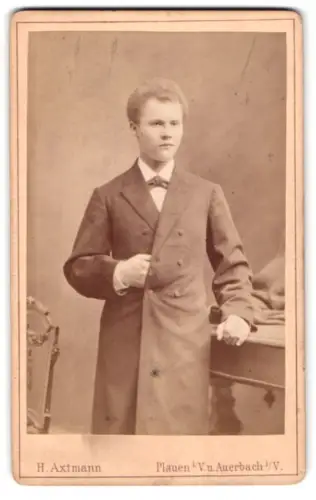 Fotografie H. Axtmann, Plauen, Oberer Graben 19, Porträt eines jungen Mannes
