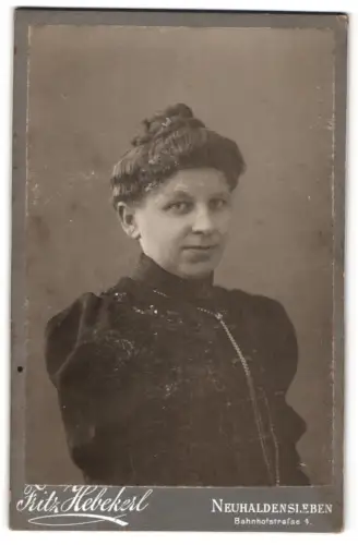 Fotografie Fritz Hebekerl, Neuhaldensleben, Bahnhofstrasse 4, Porträt einer Dame