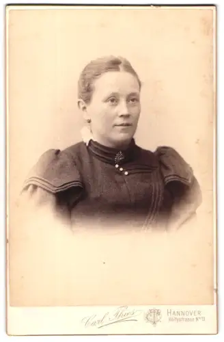 Fotografie Carl Thies, Hannover, Höltystrasse 13, Porträt einer Dame
