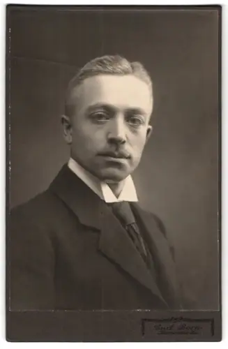 Fotografie Curt Born, Kamenz, Porträt eines Mannes