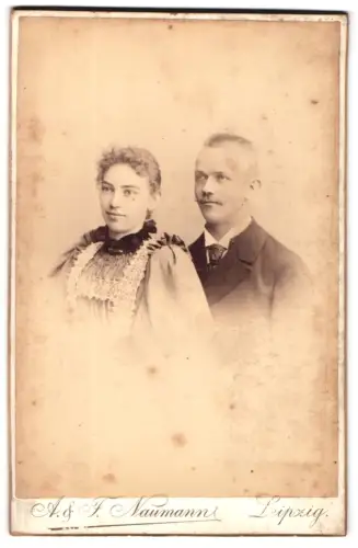 Fotografie A. & F. Naumann, Leipzig, Dorotheen-Str. 6, Portrait eines Paares