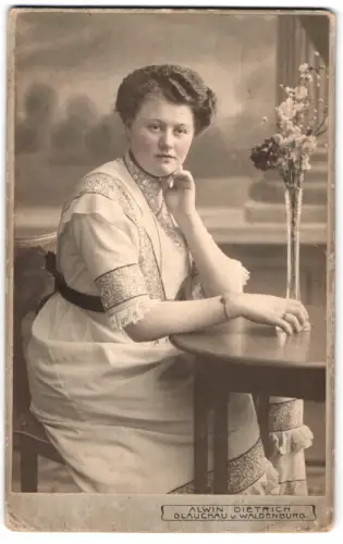 Fotografie Alwin Dietrich, Glauchau, Porträt einer jungen Dame