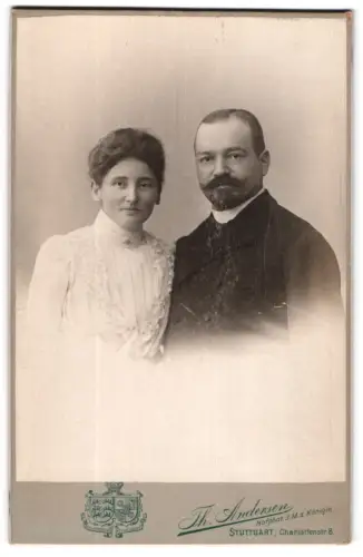 Fotografie Th. Andersen, Stuttgart, Charlottenstr. 8, Paar in eleganter Kleidung