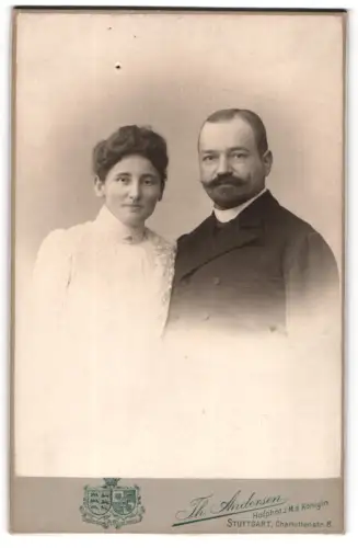 Fotografie Th. Andersen, Stuttgart, Charlottenstr. 8, Porträt eines eleganten Paares