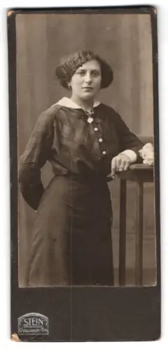 Fotografie Atelier Stein, Berlin, Chausseestrasse 70/71, Porträt einer jungen Frau