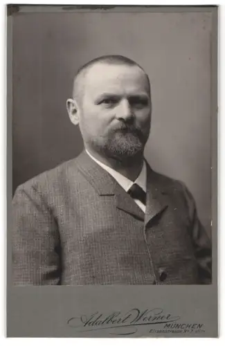 Fotografie Adalbert Werner, München, Elisenstrasse 7, Porträt eines Mannes mit Bart