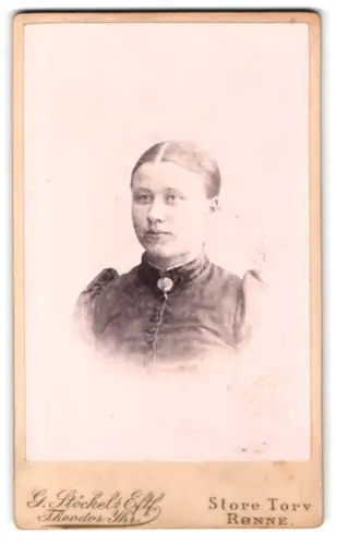 Fotografie G. Stöckel, Rønne, Store Torv, Porträt einer jungen Frau