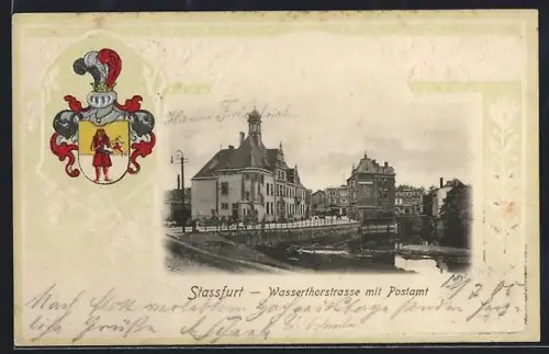 Passepartout-Lithographie Stassfurt, Wasserthorstrasse mit Postamt, Wappen