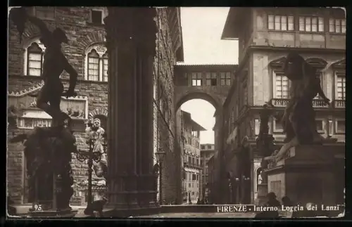 AK Firenze, Interno Loggia dei Lanzi